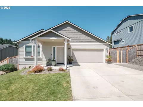 207 Rockcrest Dr, Lowell, OR 97452