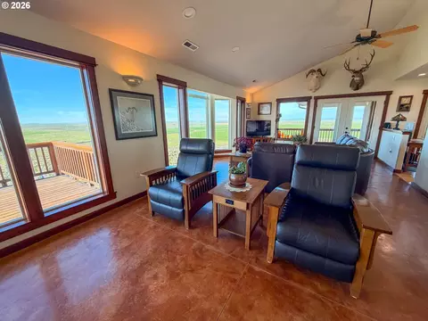 Living - 40641 Highway 20, Burns, OR 97720 photo 3 of 4