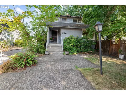 220 24th St, Salem, OR 97301