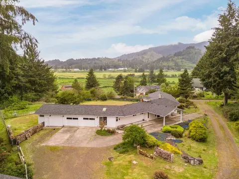 6550 Curl Rd, Tillamook, OR 97141