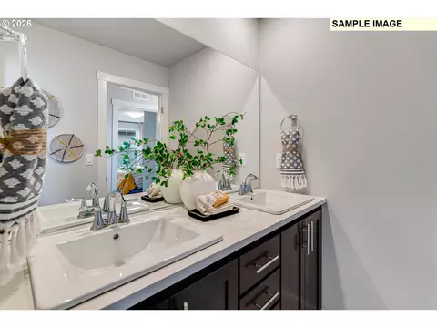 Bath - 897 Legacy St, Eugene, OR 97402 photo 2 of 4