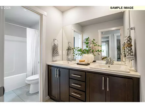 Bath - 897 Legacy St, Eugene, OR 97402 photo 3 of 4