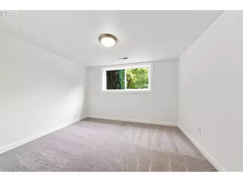 Bedroom - 2925 E 1st Ave, Camas, WA 98607 photo 4 of 6