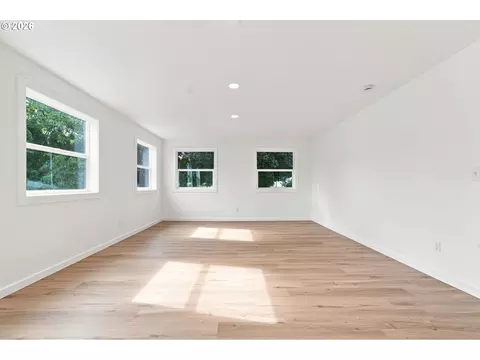 Living - 2925 E 1st Ave, Camas, WA 98607 photo 4 of 8