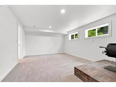 Living - 2925 E 1st Ave, Camas, WA 98607 photo 7 of 8