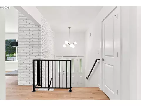 Entry Way - 2925 E 1st Ave, Camas, WA 98607 photo 2 of 3