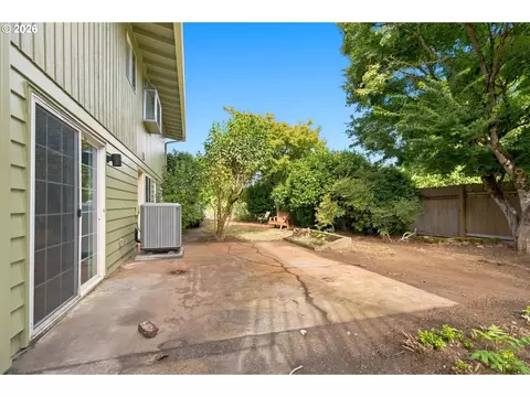 Exterior - 2925 E 1st Ave, Camas, WA 98607 photo 8 of 11