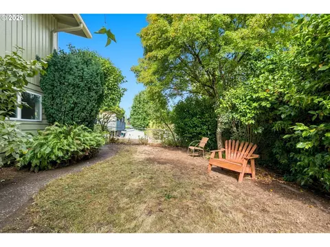 Exterior - 2925 E 1st Ave, Camas, WA 98607 photo 9 of 11