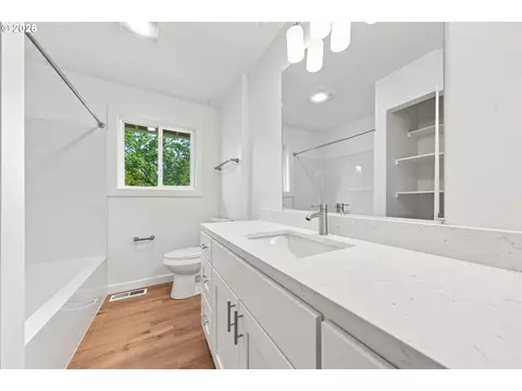 Bath - 2925 E 1st Ave, Camas, WA 98607 photo 1 of 5