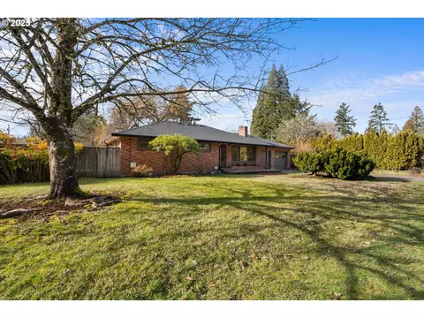 943 SE 7th Ave, Hillsboro, OR 97123