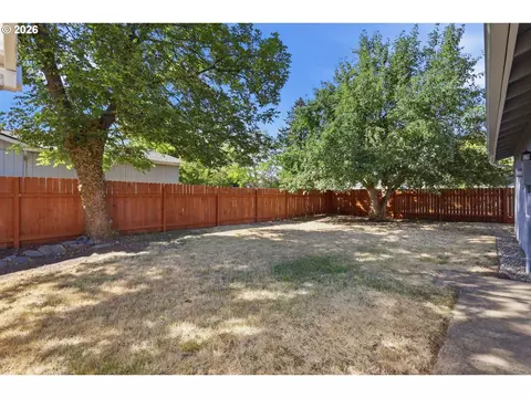 Exterior - 1390 Buck St, Eugene, OR 97402 photo 5 of 6