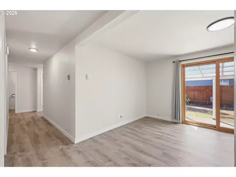 Entry Way - 1390 Buck St, Eugene, OR 97402 photo 1 of 2