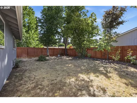 Exterior - 1390 Buck St, Eugene, OR 97402 photo 4 of 6