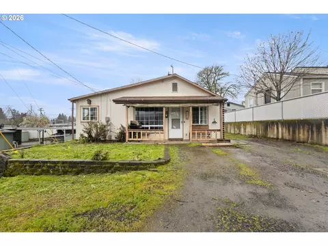 1718 NW Crouch St, Roseburg, OR 97471
