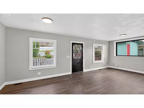 Living - 504 S 3rd St, Springfield, OR 97477 photo 1 of 2
