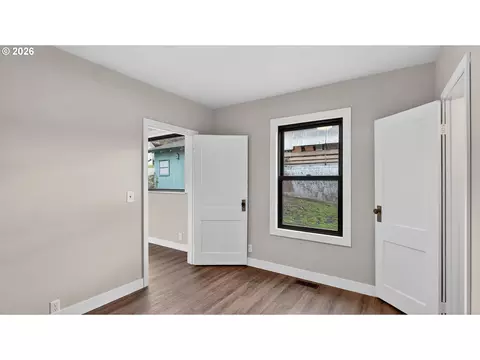 Bedroom - 504 S 3rd St, Springfield, OR 97477 photo 1 of 5