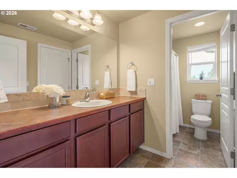 Bath - 1148 W 21st Ave, Eugene, OR 97405 photo 3 of 3