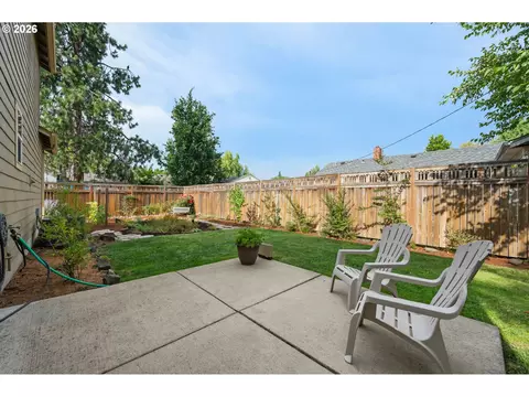 Exterior - 1148 W 21st Ave, Eugene, OR 97405 photo 3 of 7
