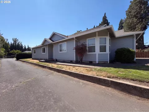 1586 NE Grandhaven St, Mcminnville, OR 97128