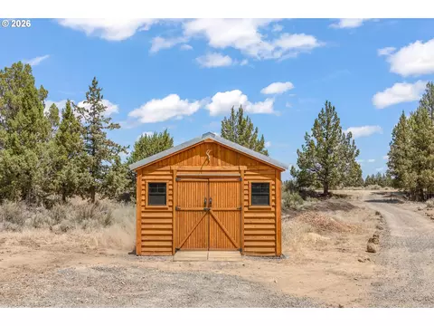 61601 Gribbling Rd, Bend, OR 97702 photo 28