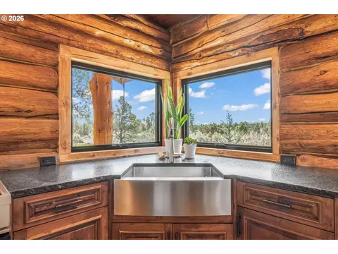 61601 Gribbling Rd, Bend, OR 97702 photo 8