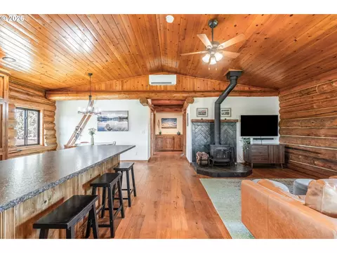 61601 Gribbling Rd, Bend, OR 97702 photo 3