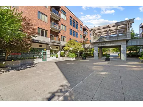 400 W 8th St #236, Vancouver, WA 98660