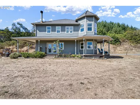 Exterior - 785 Mathis Hill Rd, Yoncalla, OR 97499 photo 2 of 4