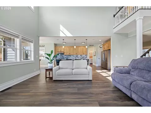 Living - 785 Mathis Hill Rd, Yoncalla, OR 97499 photo 1 of 3