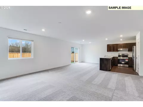 5766 Bainbridge Rd, Eugene, OR 97402 photo 4