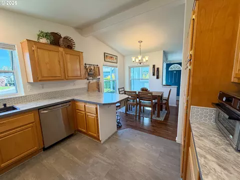 3220 Crescent Ave #28, Eugene, OR 97408 photo 15