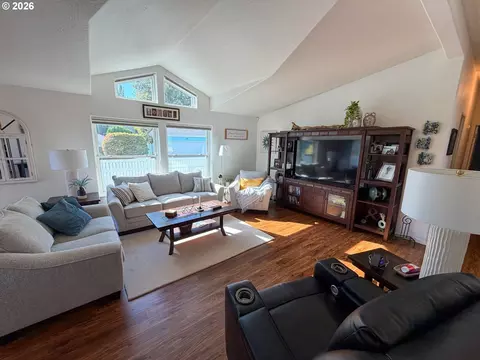 3220 Crescent Ave #28, Eugene, OR 97408 photo 8