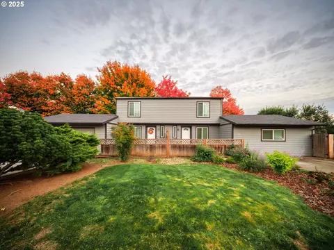 582 S Maple St, Canby, OR 97013