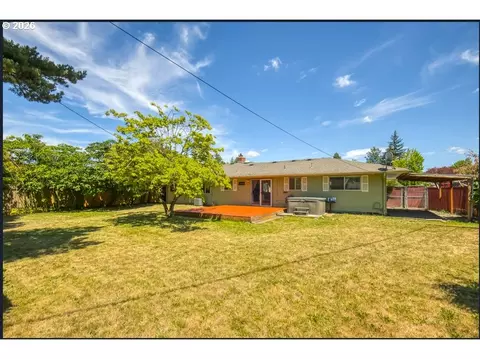 Exterior - 1137 SE 224th Ave, Gresham, OR 97030 photo 8 of 10