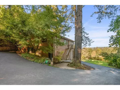15895 S Hattan Rd, Oregon City, OR 97045