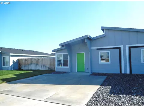 1044 NEmerald Dr, Hermiston, OR 97838