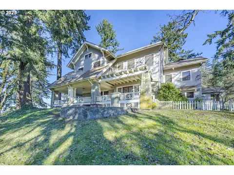 2237 Spring Blvd, Eugene, OR 97403