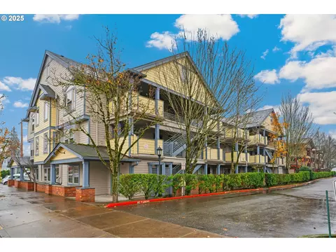 9837 NE Irving St #322, Portland, OR 97220
