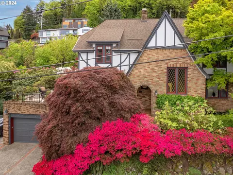 758 NW Powhatan Ter, Portland, OR 97210