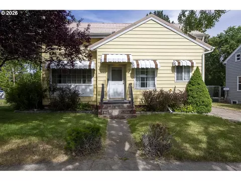 907 4th St, La Grande, OR 97850