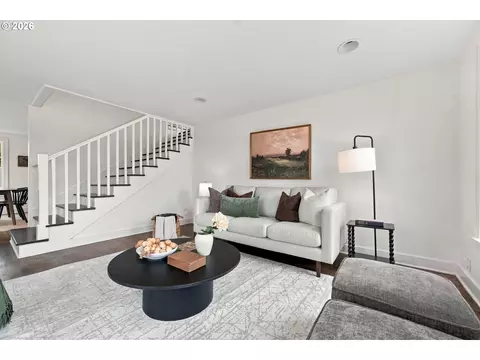 Living - 38420 SE Boitano Rd, Sandy, OR 97055 photo 3 of 4
