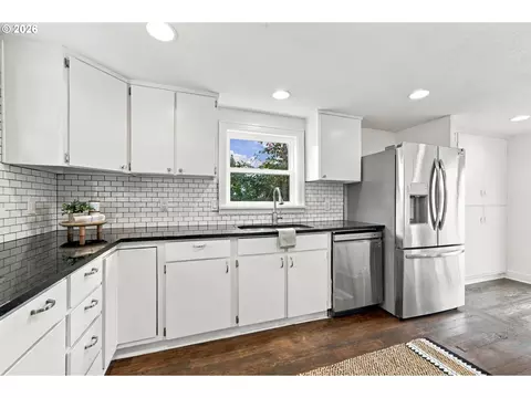 Kitchen - 38420 SE Boitano Rd, Sandy, OR 97055 photo 1 of 3