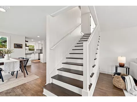 Entry Way - 38420 SE Boitano Rd, Sandy, OR 97055 photo 2 of 5