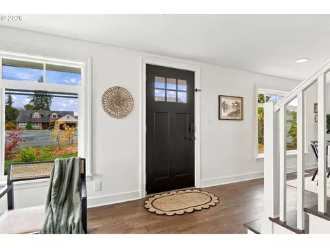 Entry Way - 38420 SE Boitano Rd, Sandy, OR 97055 photo 1 of 5