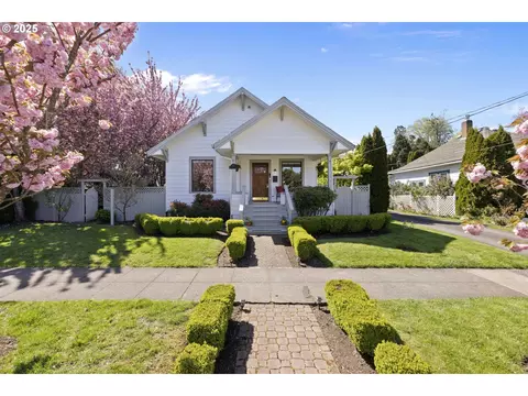 427 NE 3rd Ave, Hillsboro, OR 97124