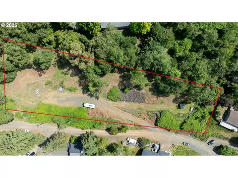 679 SE Fisher Dr, Roseburg, OR 97470