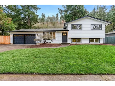 15136 SE Gladstone Dr, Portland, OR 97236