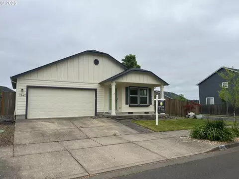 1942 Adelman Loop, Eugene, OR 97402