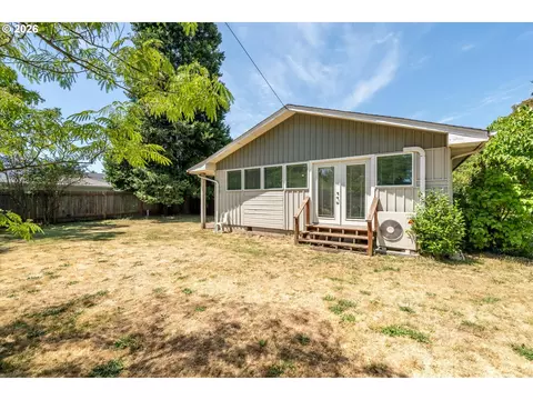 Exterior - 1524 Galaway Ct, Eugene, OR 97401 photo 7 of 10