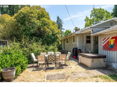 Exterior - 1524 Galaway Ct, Eugene, OR 97401 photo 10 of 10